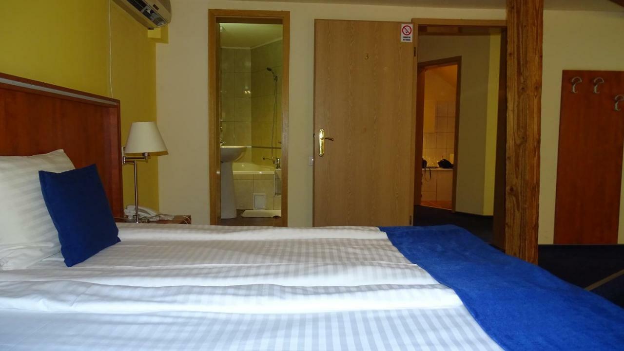 Casa Elysee Hotel Déva Kültér fotó