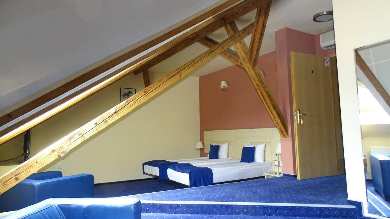 Casa Elysee Hotel Déva Kültér fotó