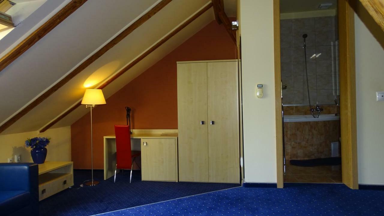 Casa Elysee Hotel Déva Kültér fotó